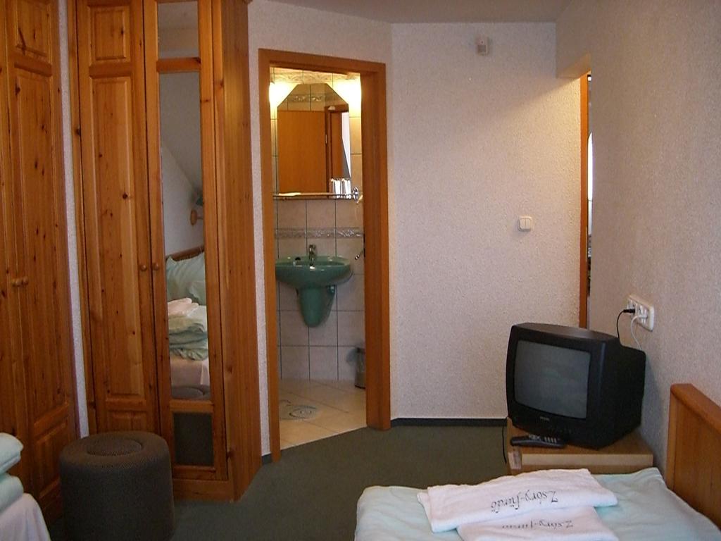 Hotel Napfuerdo Vendeghaz Mezőkövesd Zewnętrze zdjęcie
